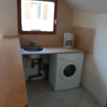 아파트 Studio Calme Et Meuble Louvres